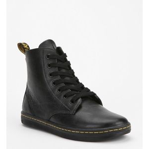 Dr marten Leyton NWT